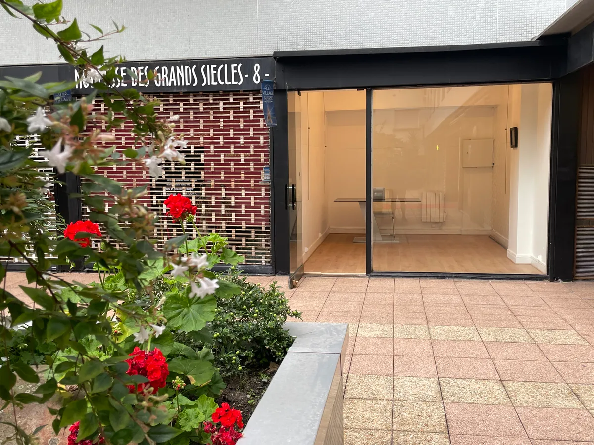 Attractive Gallery Space with Elevator Access, 12 sqm, art exhibition, pop-up rental in Paris