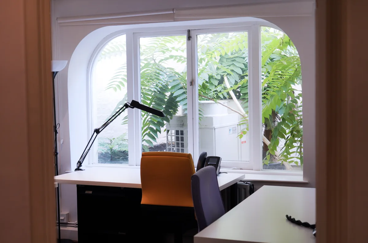 Attractive Office Space Available in Belgravia, 47 sqm, pop-up rental in London, additional interior view