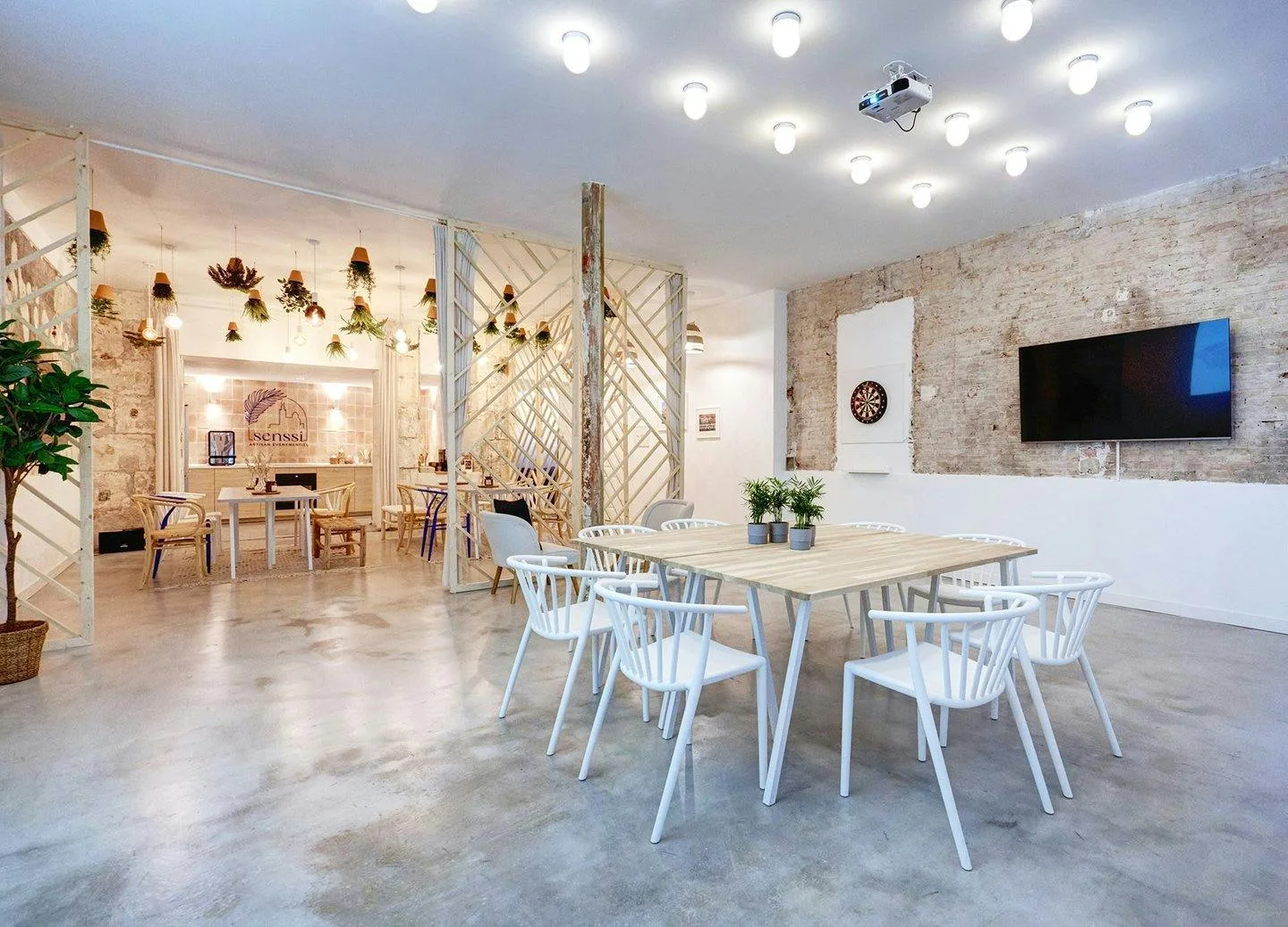 Atypical 100 sqm Commercial Space in Central Marseille — 2