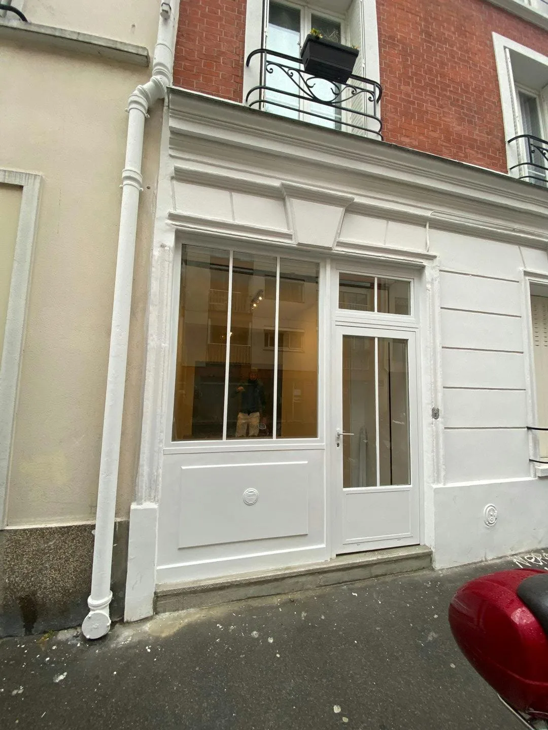 Atypical 55 sqm Loft-Style Commercial Space in Paris 18th — 3
