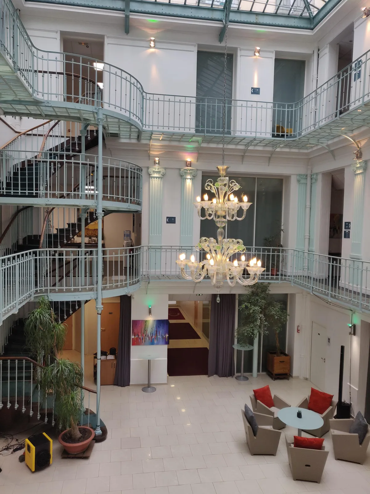 Atypical 700 m² Space in the Heart of Sentier, showroom presentation, pop-up rental in Paris, interior view