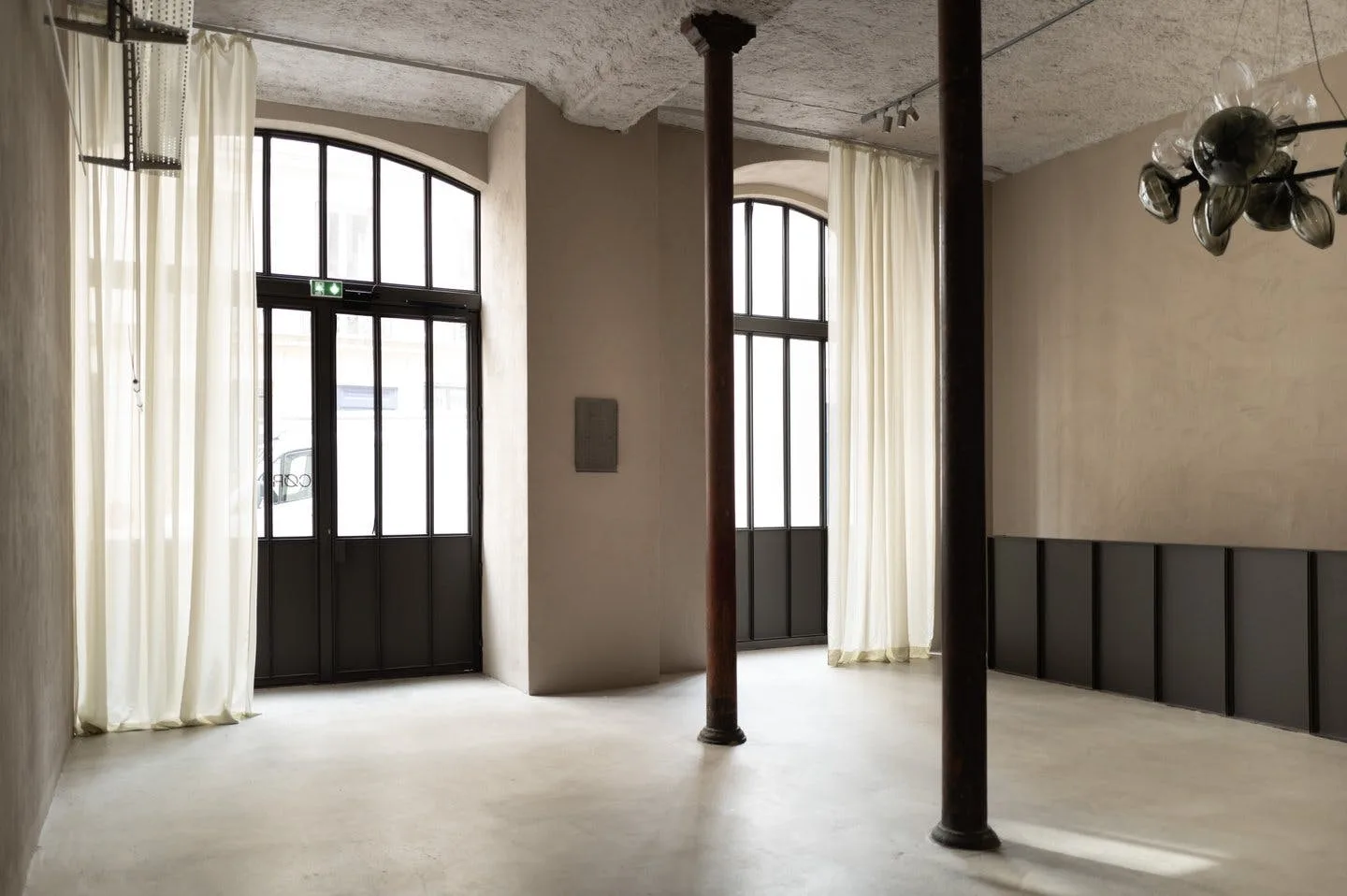Atypical Design Gallery and Shooting Space in Le Marais — 2