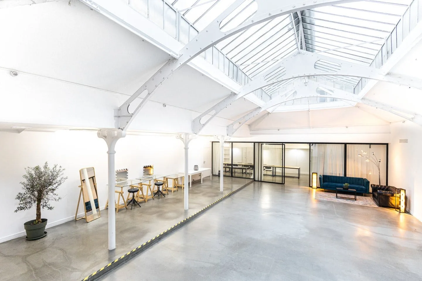 Atypical Multi-Purpose Commercial Space in Le Marais — 2