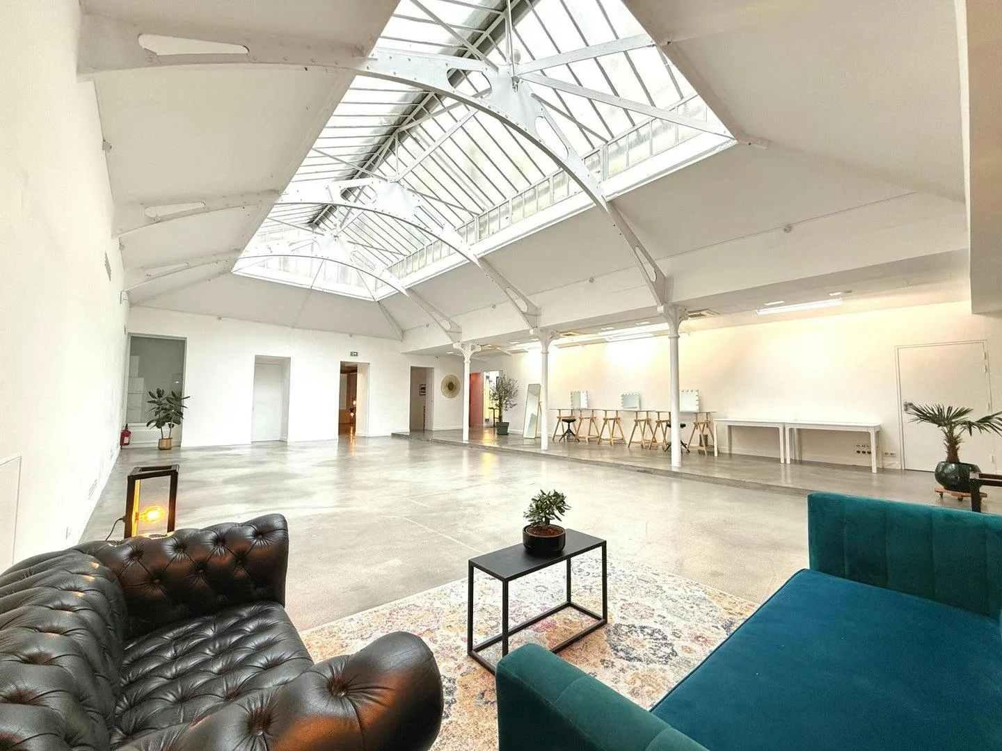 Atypical Multi-Purpose Commercial Space in Le Marais — 4