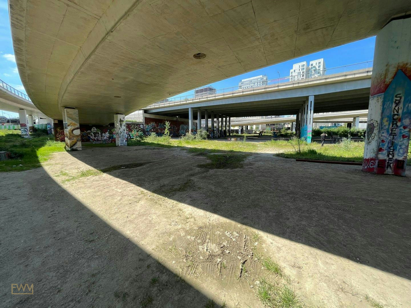 Atypical Street Art Space in Paris 13, 2000 sqm, art exhibition, pop-up rental, additional interior view