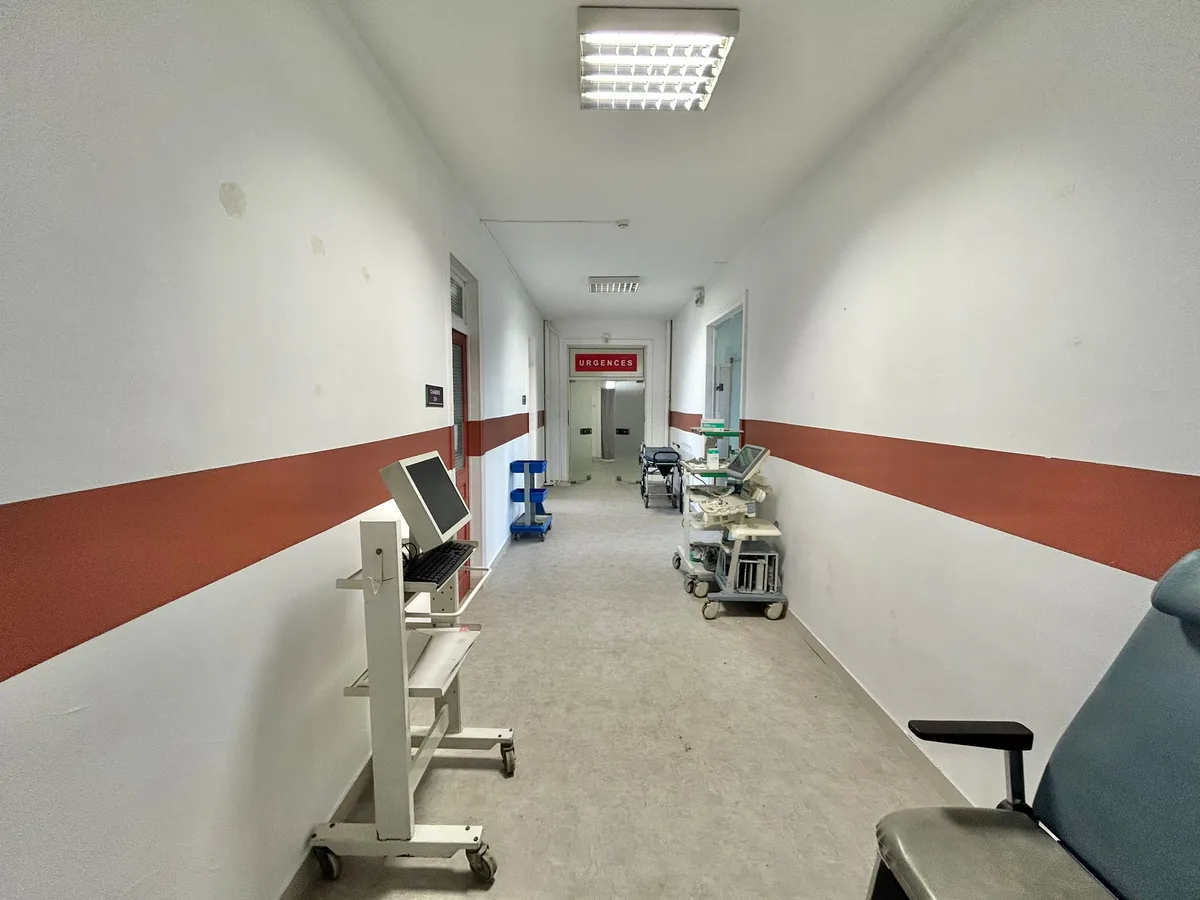 Authentic Hospital Setting for Film and Events, 150 sqm, photo shoot, pop-up rental in Chauny, interior view