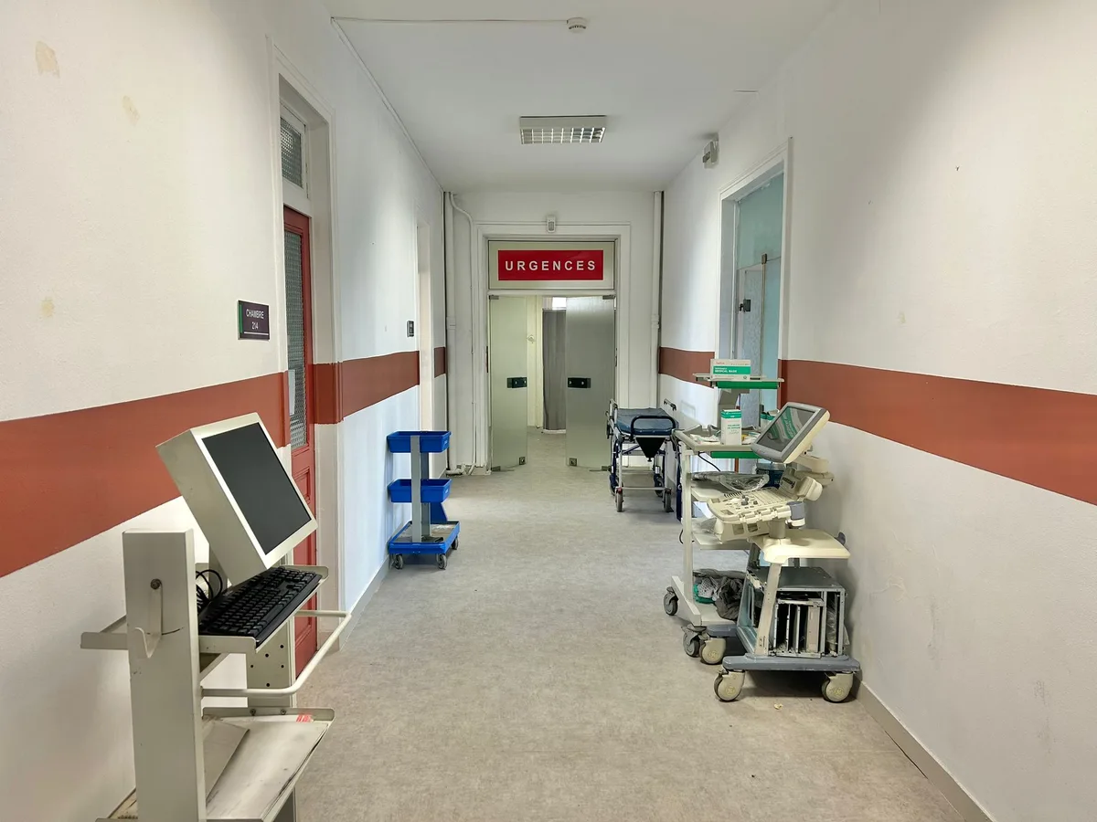 Authentic Hospital Setting for Film and Events, 150 sqm, photo shoot, pop-up rental in Chauny, third interior view