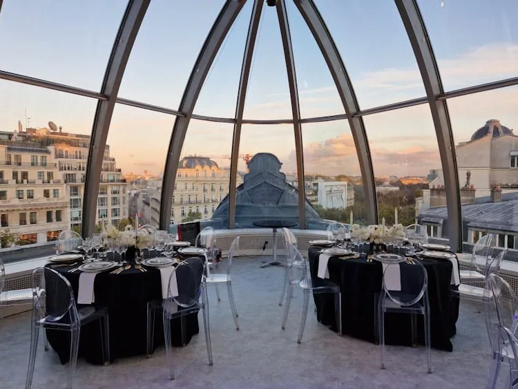 Avenue des Champs-Élysées Rooftop Event Showroom — 3
