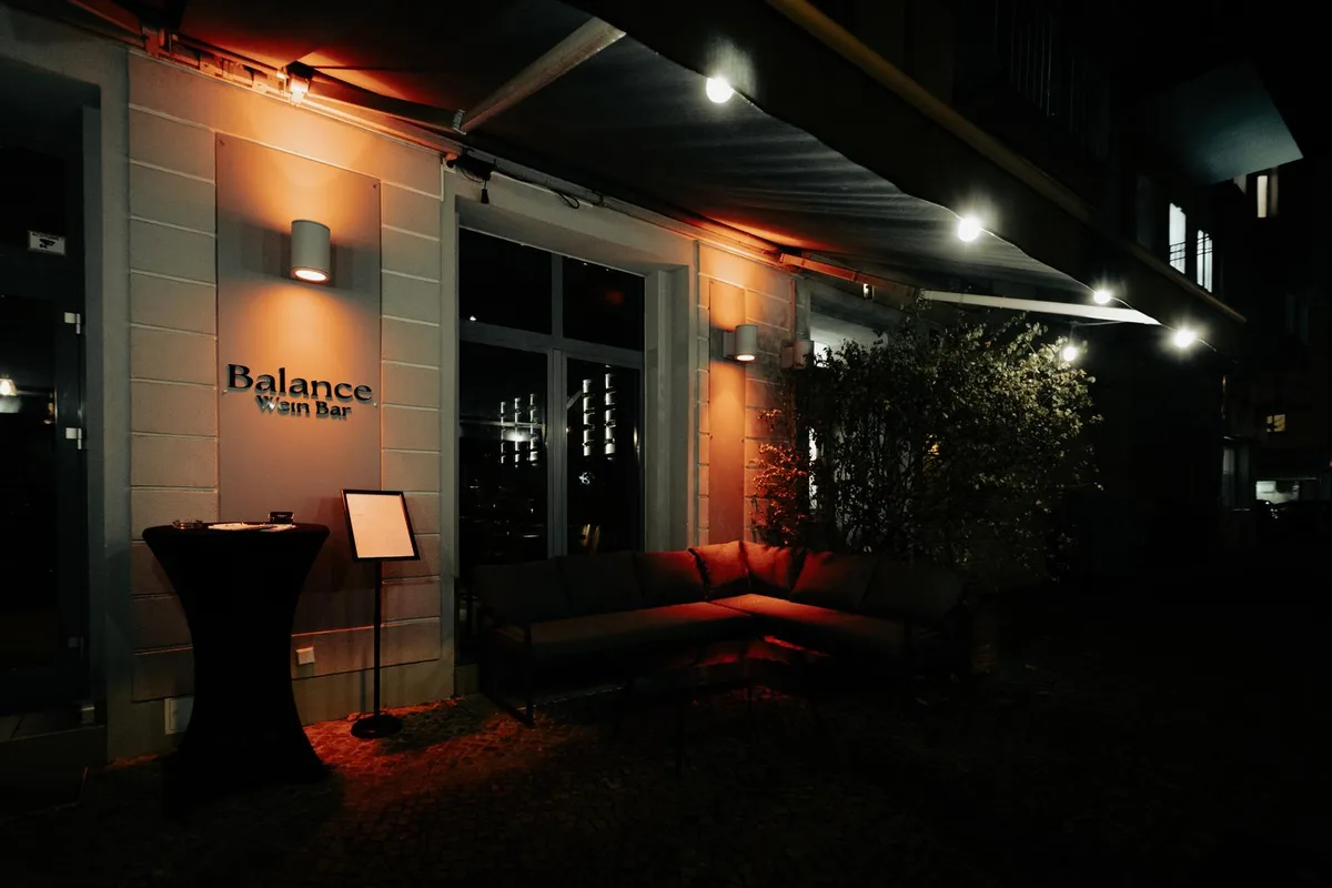 Balance – Contemporary Wine Bar and Event Space, 50 sqm, wine tasting, pop-up rental in Berlin, third interior view
