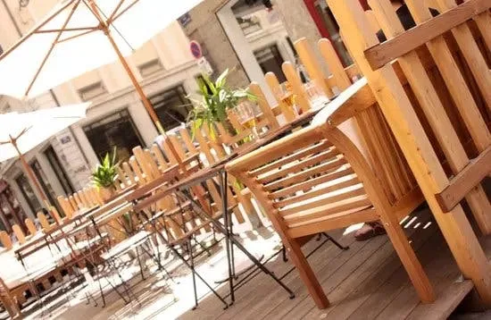 Bar and Event Space with Terrace in Lyon 2 — 2