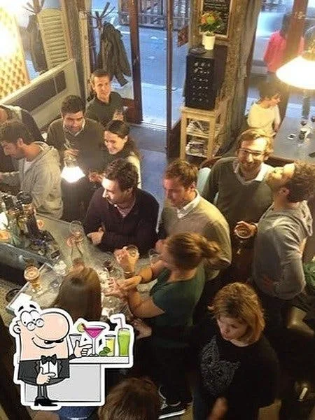 Bar and Event Space with Terrace in Lyon 2 — 3