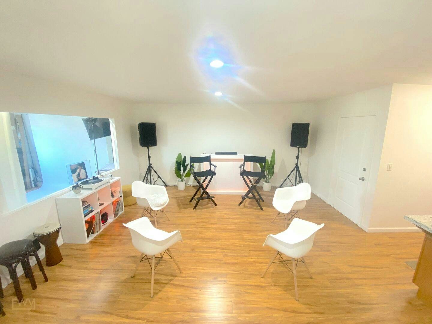 Basic Creative Space in Los Angeles, 74 sqm, pop up store