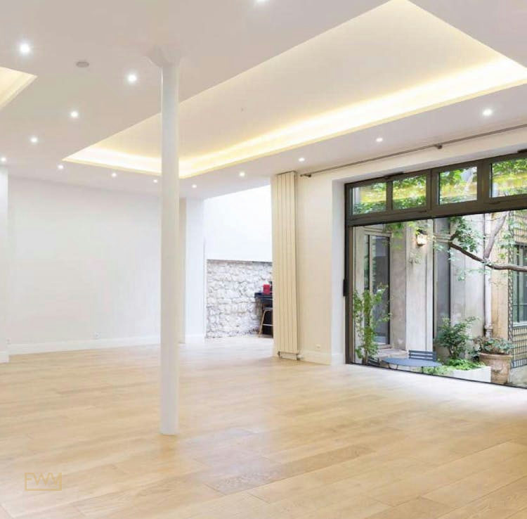 Beautiful Gallery in Le Marais, Paris, 170 sqm, art exhibition, pop-up rental