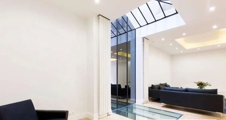 Beautiful Gallery in Le Marais, Paris — 4