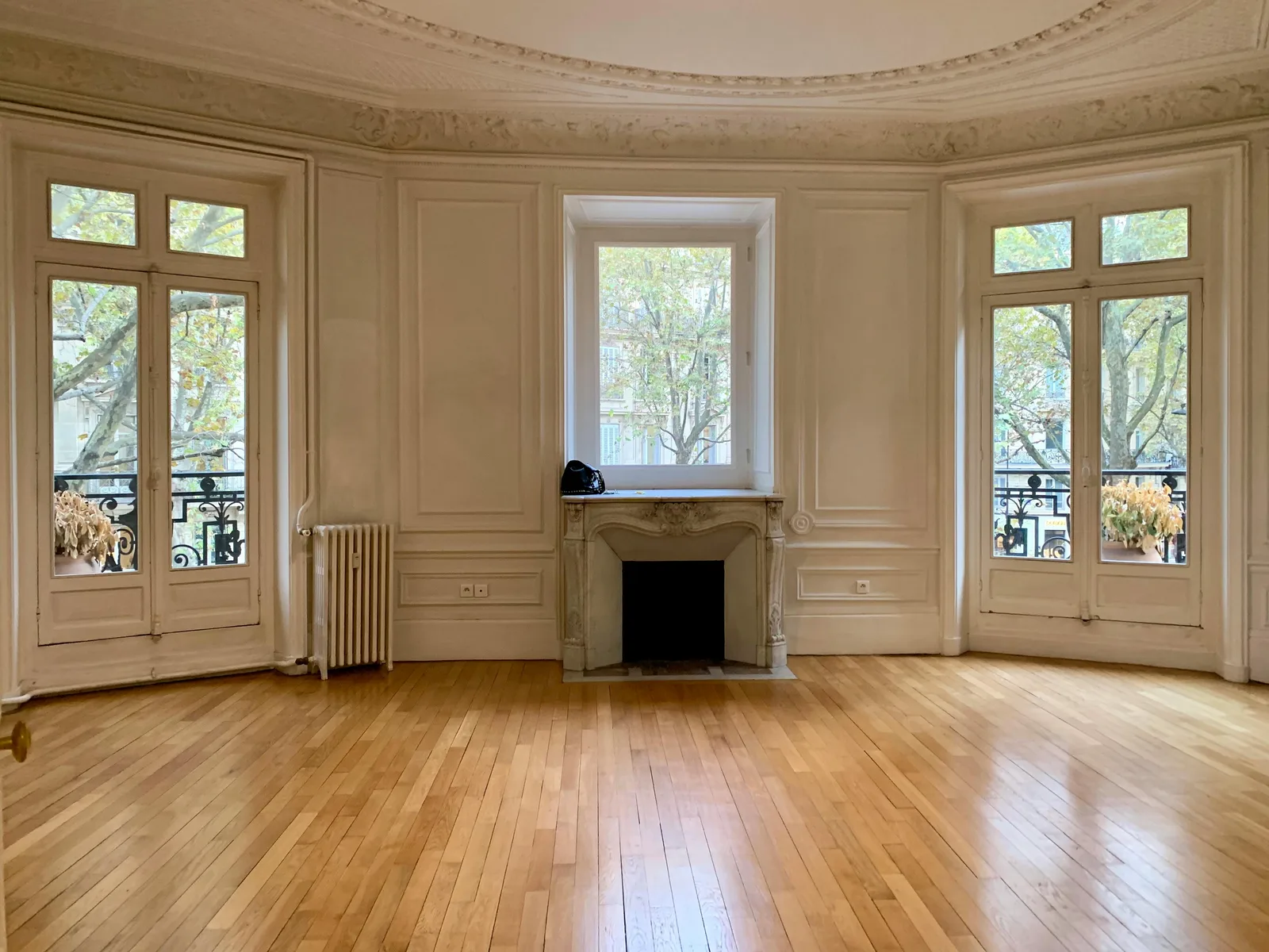 Beautiful Showroom in Saint-Germain — 2