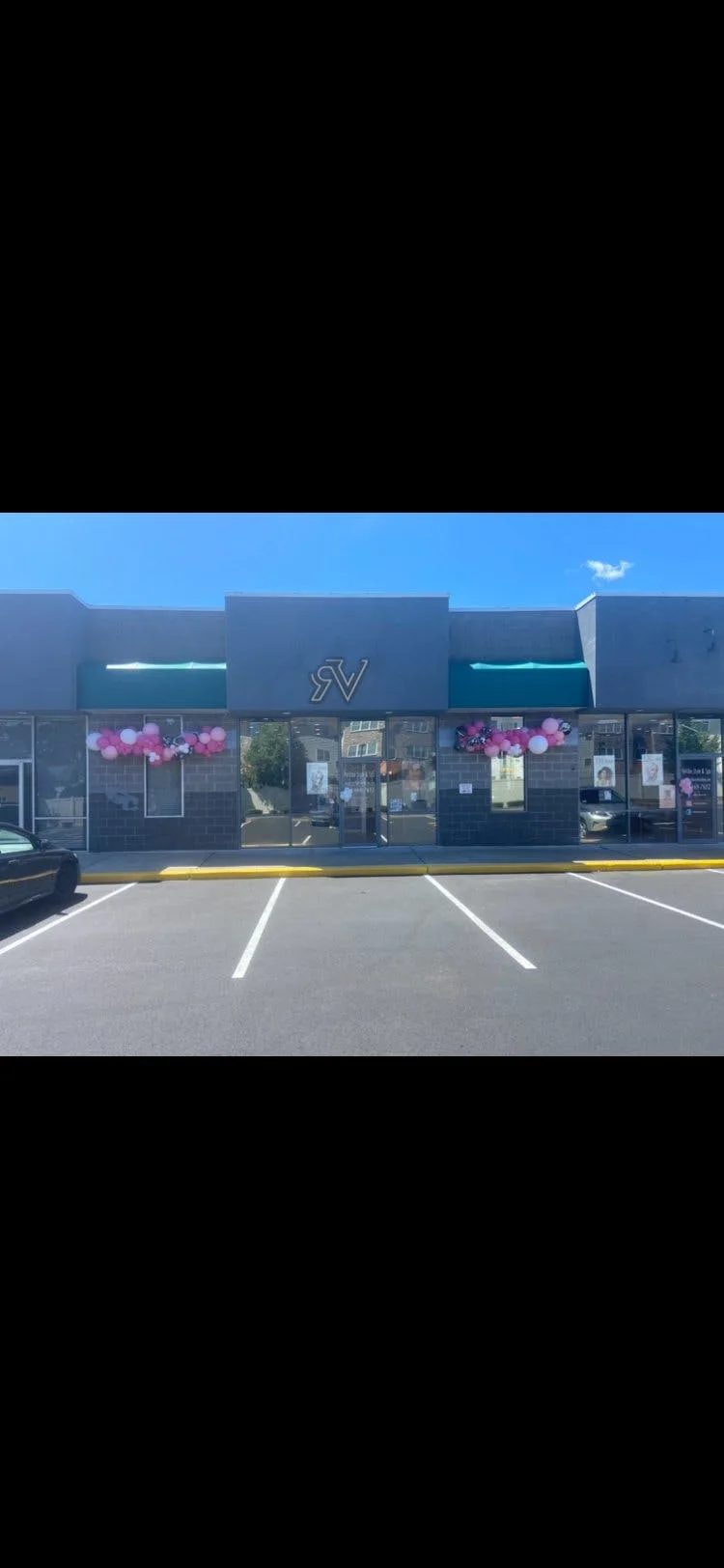 Beauty Service and Retail Space in Woodbridge Township — 2