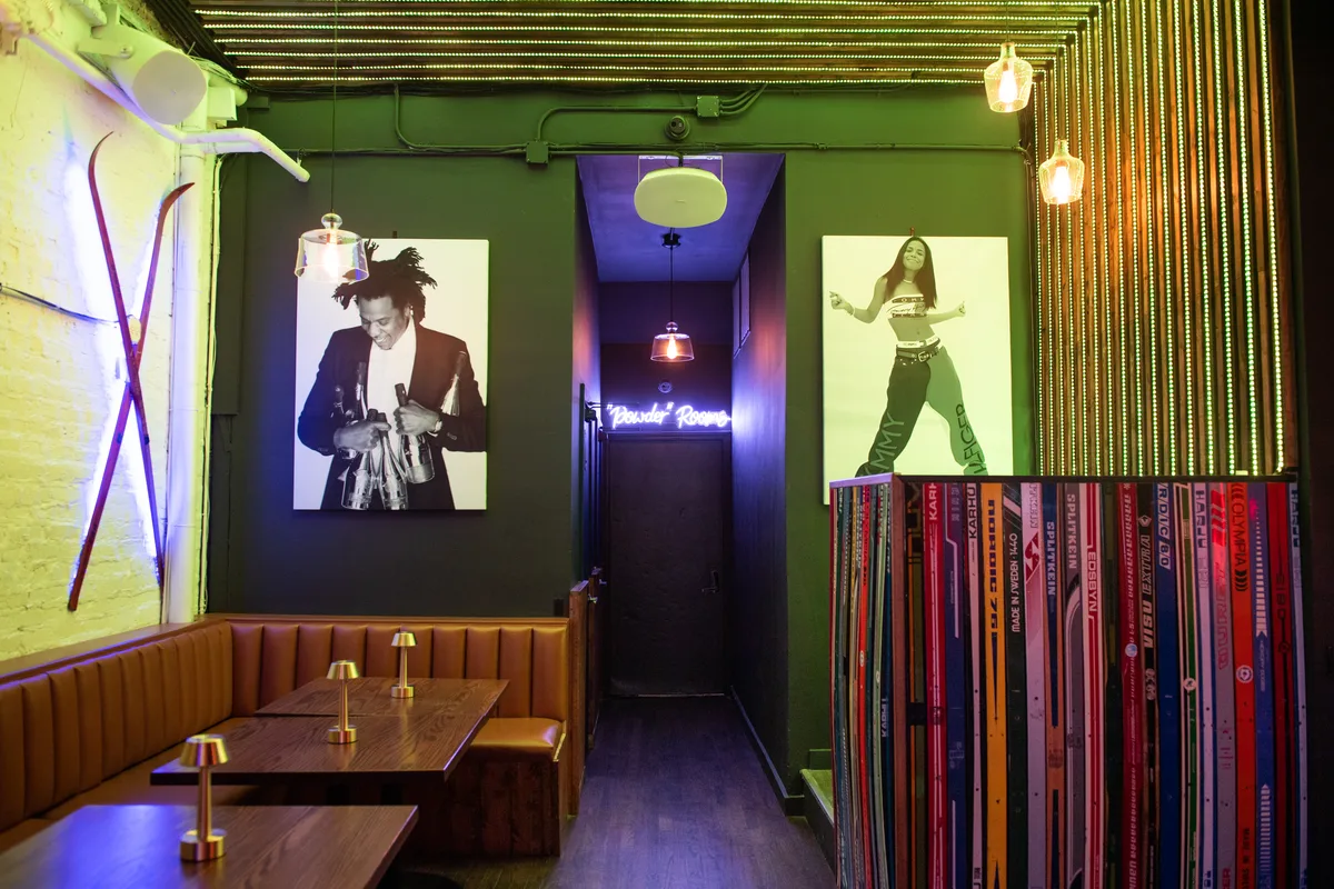 Bi-Level Tavern with Full Kitchen in River North, 277 sqm, private event, pop-up rental in Chicago, third interior view