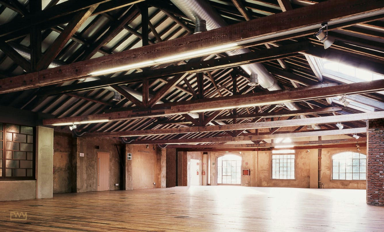 Biplane Showroom at Via Mecenate in Milano, 500 sqm, pop up store