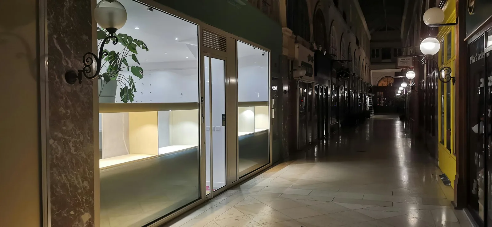 Boutique and Gallery Space in Passage Choiseul, Paris — 5