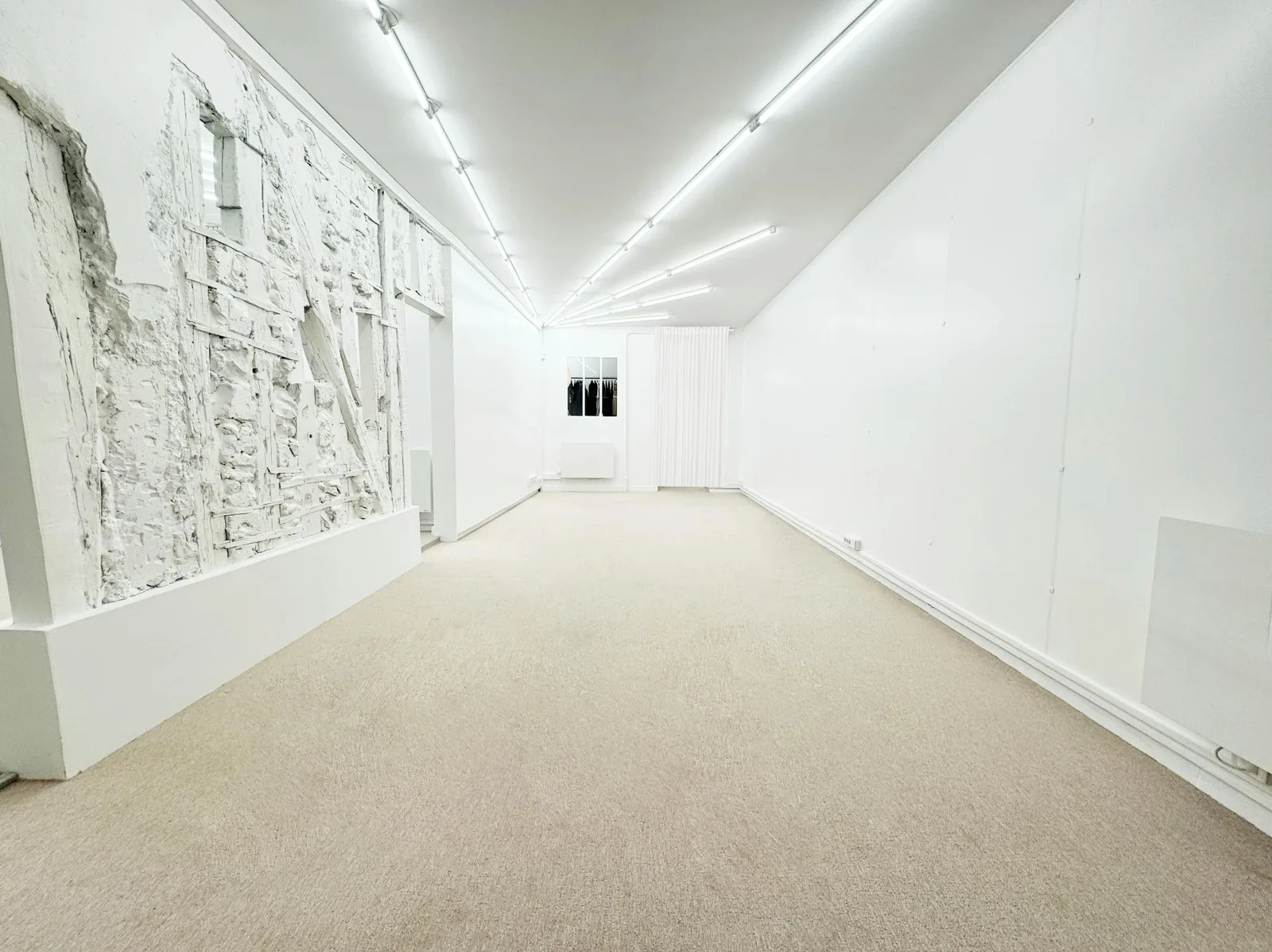 Boutique and Gallery Space in the 10th Arrondissement — 5