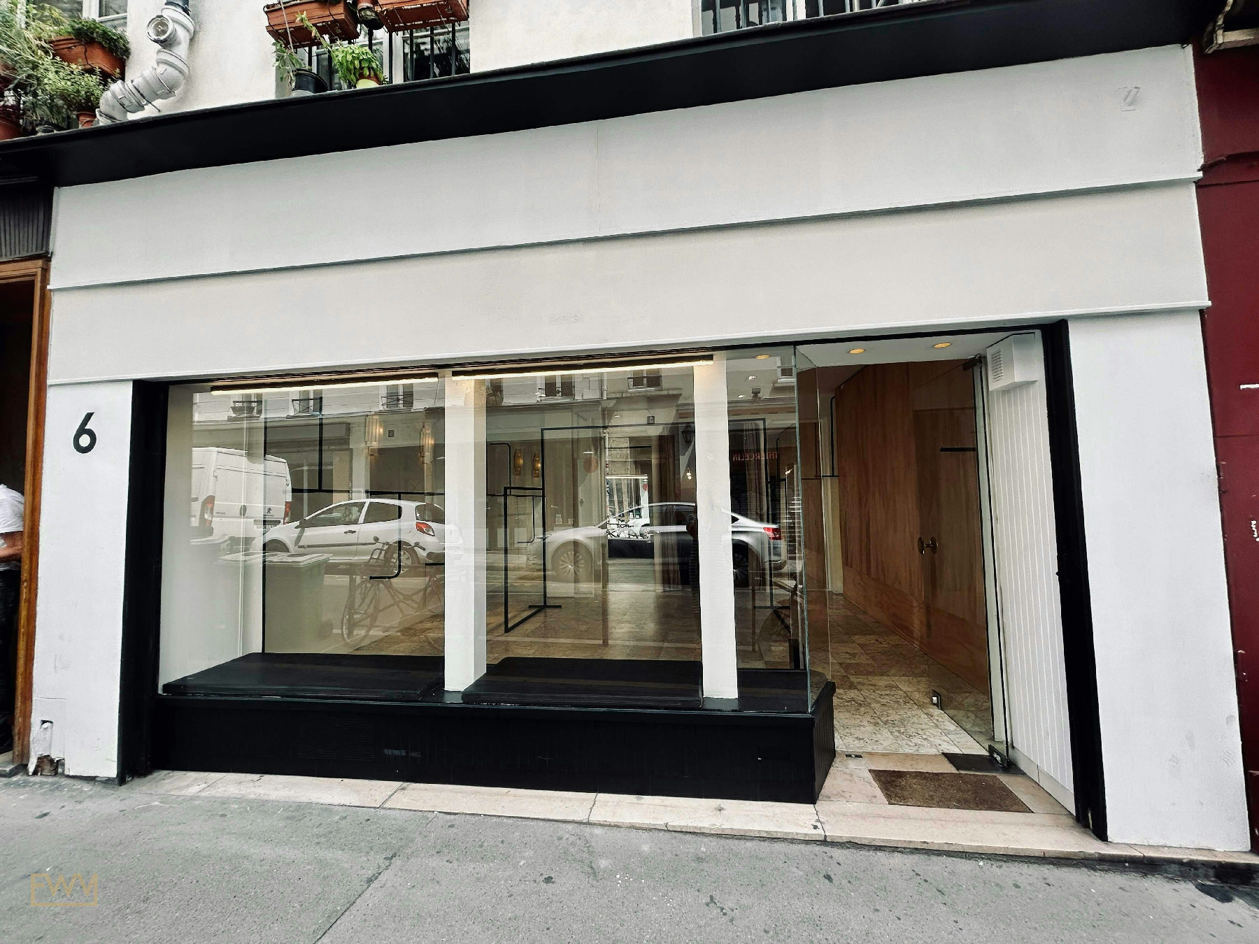 Boutique and Showroom in Haut Marais, Paris 3