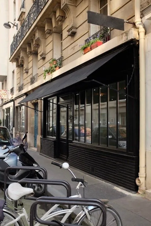 Boutique and Showroom on Rue Duvivier, Paris — 3