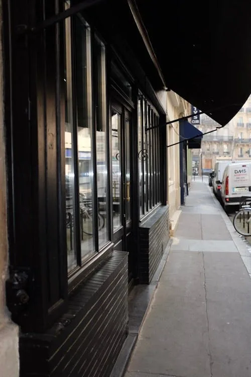 Boutique and Showroom on Rue Duvivier, Paris — 4