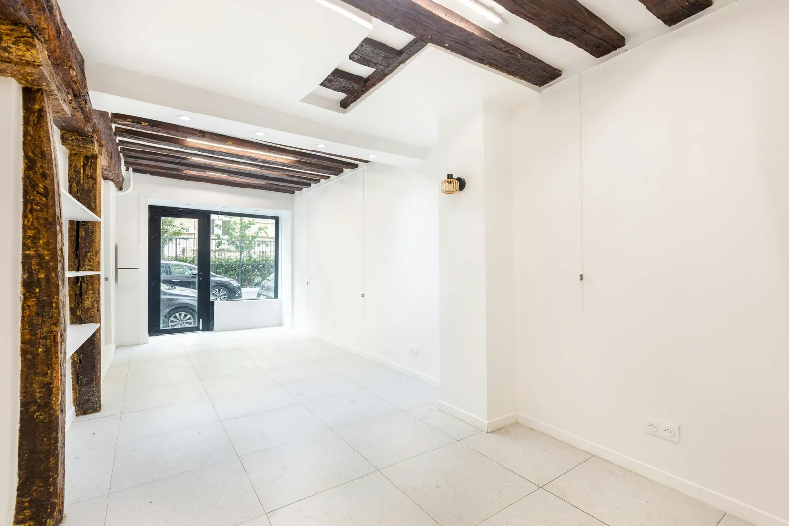 Boutique and Showroom Space in Saint-Germain-des-Prés — 2