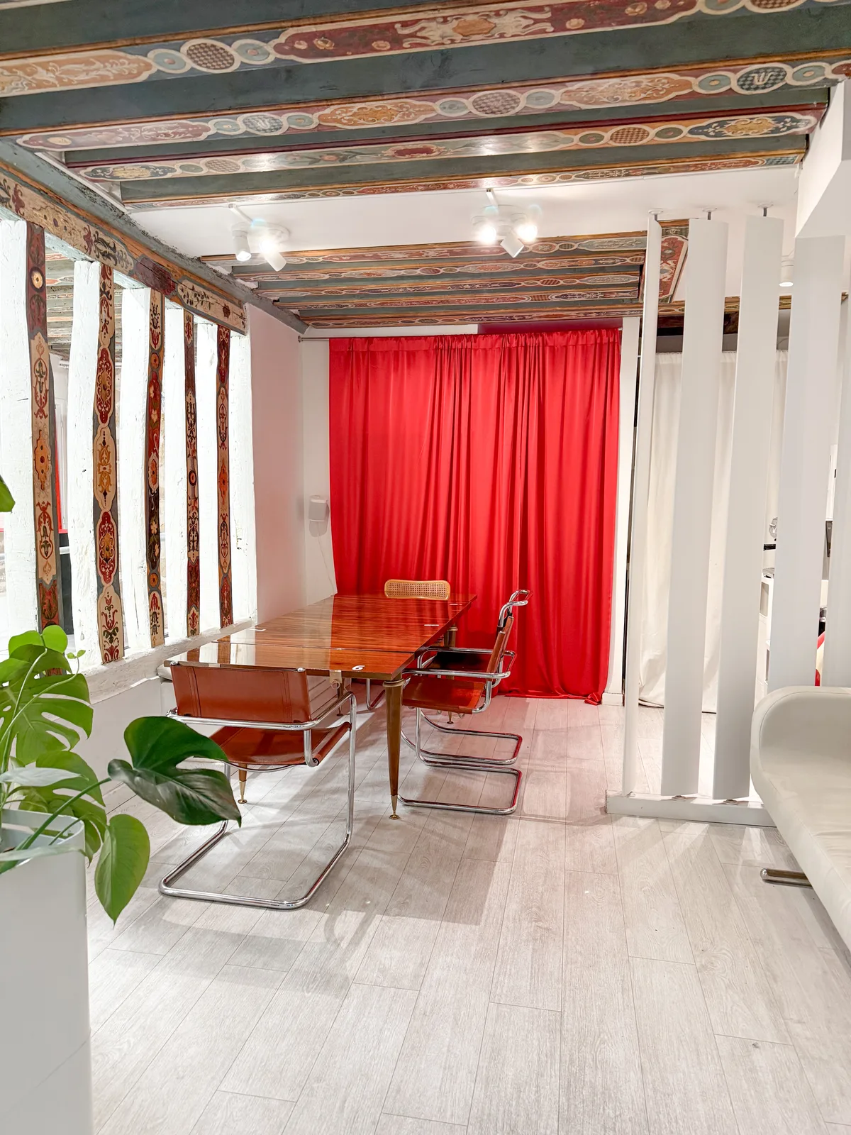 Boutique/Atelier dans le Marais, pop up store in Paris, interior view