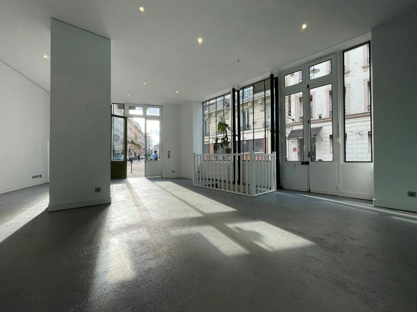 Boutique Canal Saint Martin in Paris 10th Arrondissement — 4