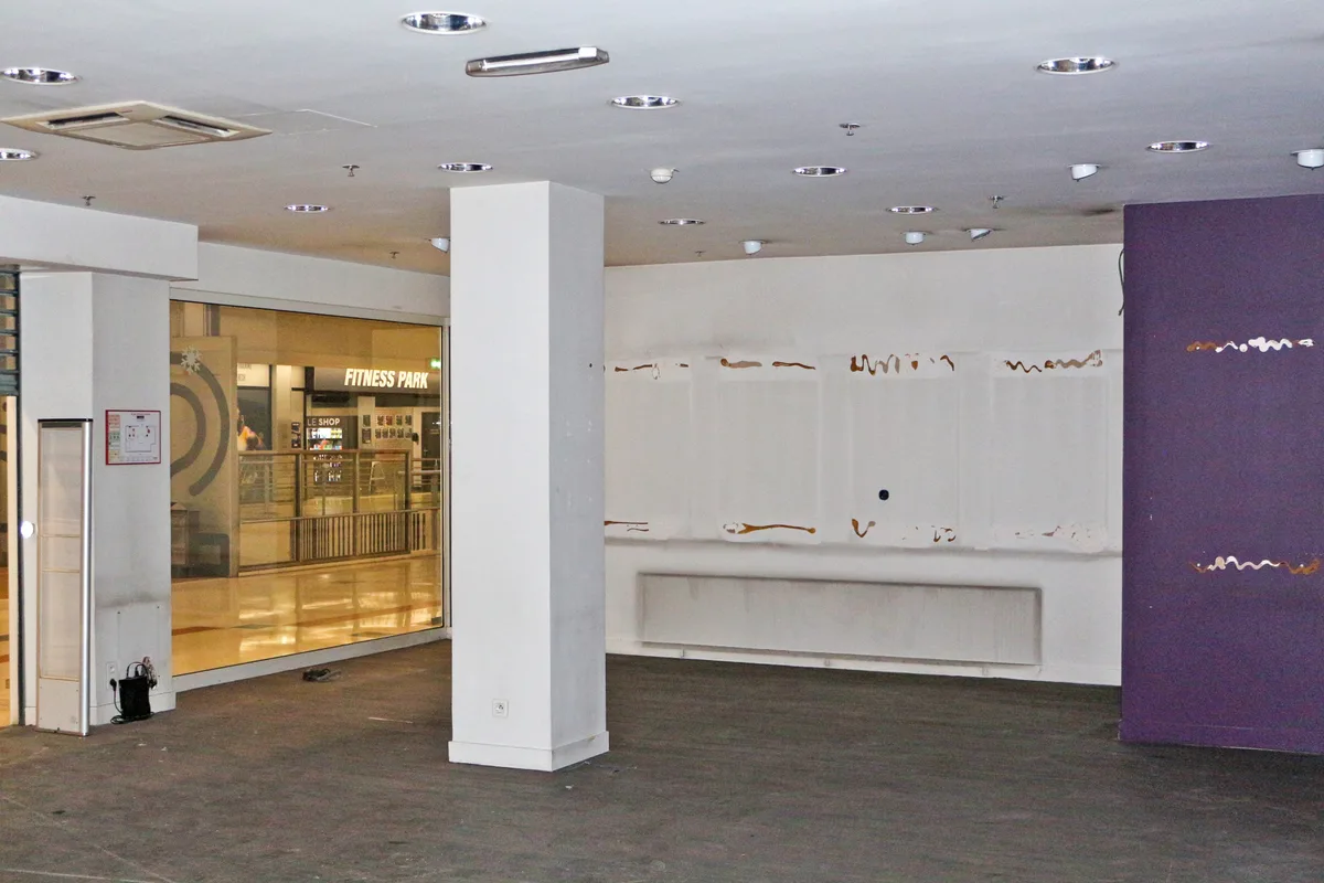 Boutique de 100 m² au Centre Commercial Bercy 2, pop up store in Charenton-le-Pont, interior view