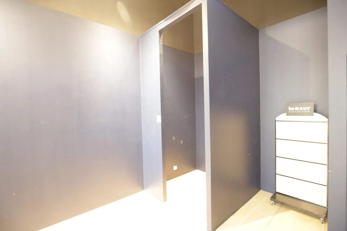 Boutique de 81 m² au Centre Commercial Les 3 Fontaines, pop up store in Cergy, second interior view