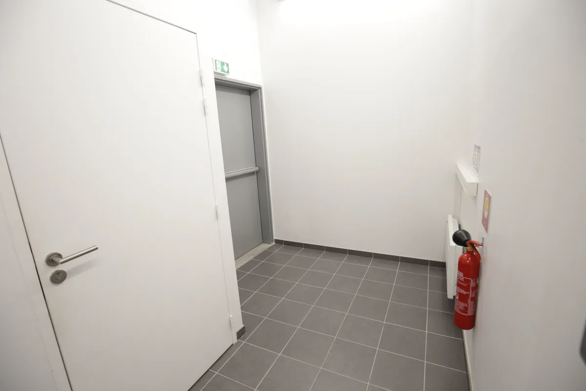 Boutique de 81 m² au Centre Commercial Les 3 Fontaines, pop up store in Cergy, third interior view