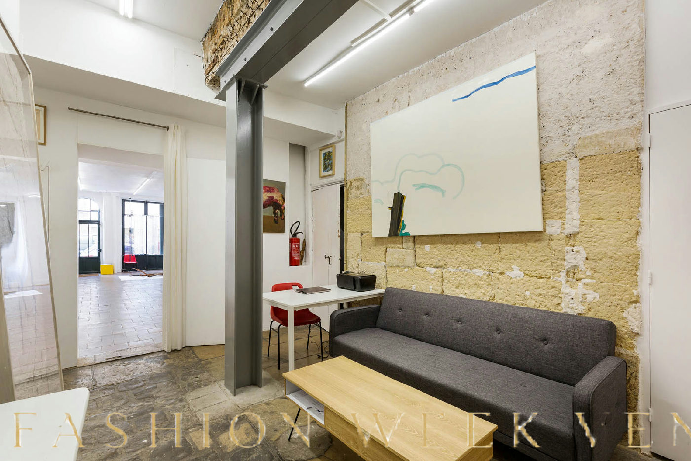 Boutique for Pop-Up Store or Art Exhibition in Le Marais, 70 sqm, pop up store in Paris, third interior view
