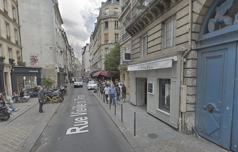 Boutique for Rent on Rue Vieille-du-Temple, Paris