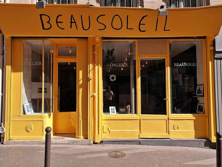 Boutique Gallery and Showroom on Rue Notre Dame de Lorette, 40 sqm, pop up store in Paris
