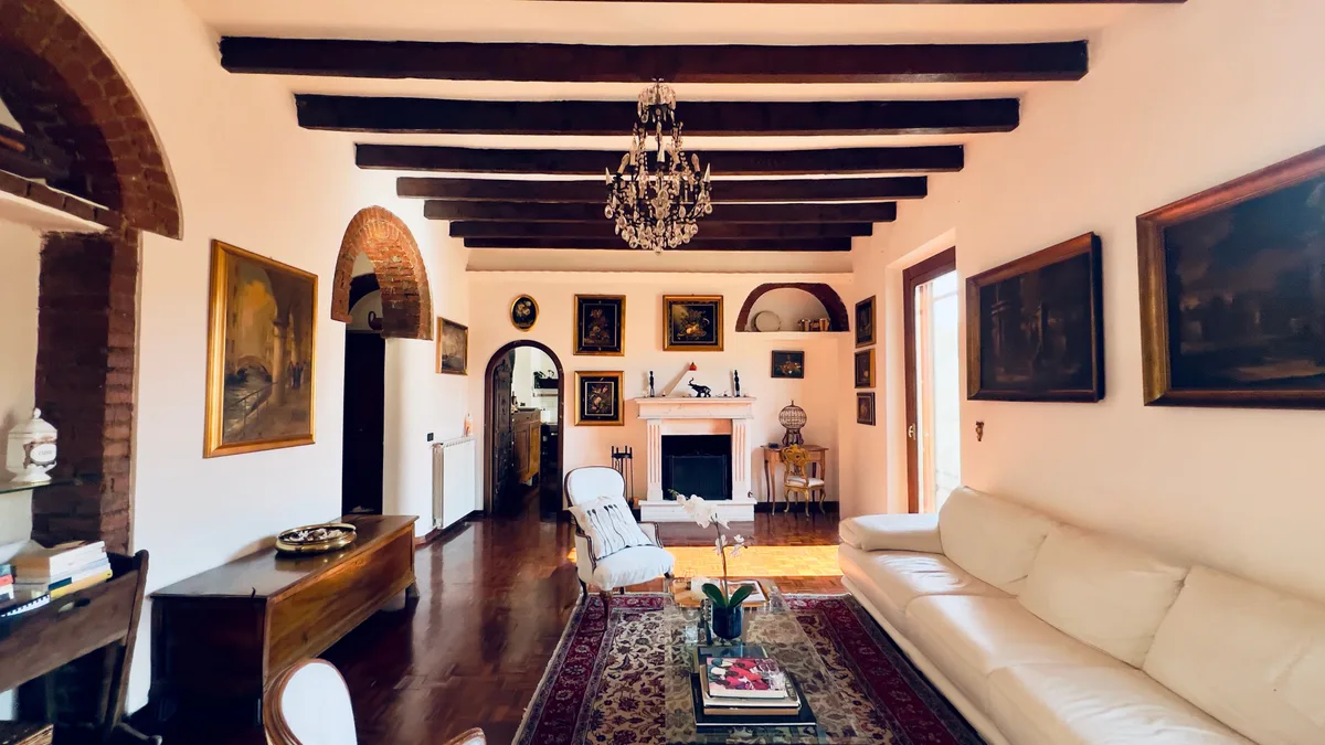 Boutique Heritage Apartment for Creative Productions in Milan, 120 sqm, photo shoot, pop-up rental in Milano