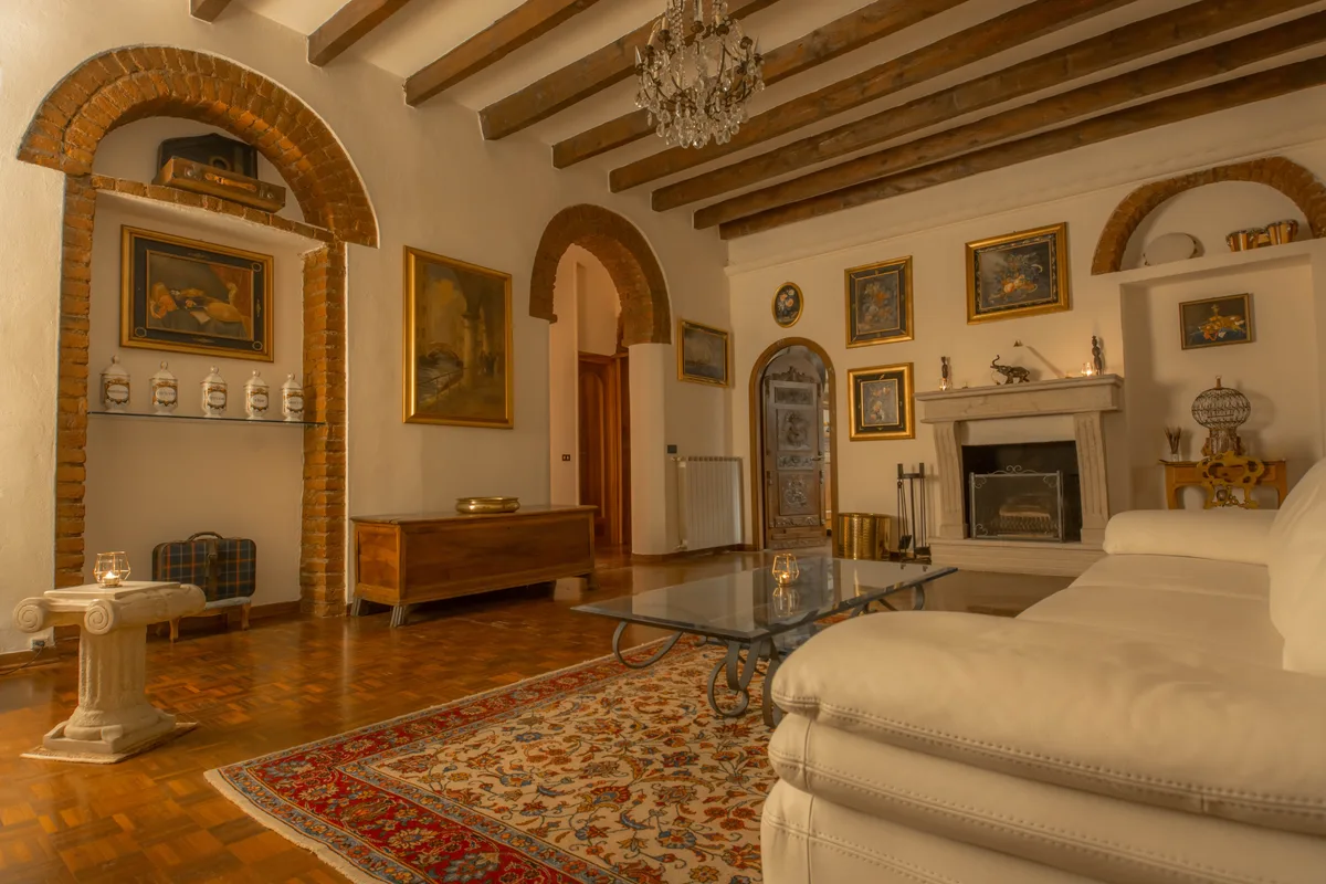 Boutique Heritage Apartment for Creative Productions in Milan, 120 sqm, photo shoot, pop-up rental in Milano, interior view