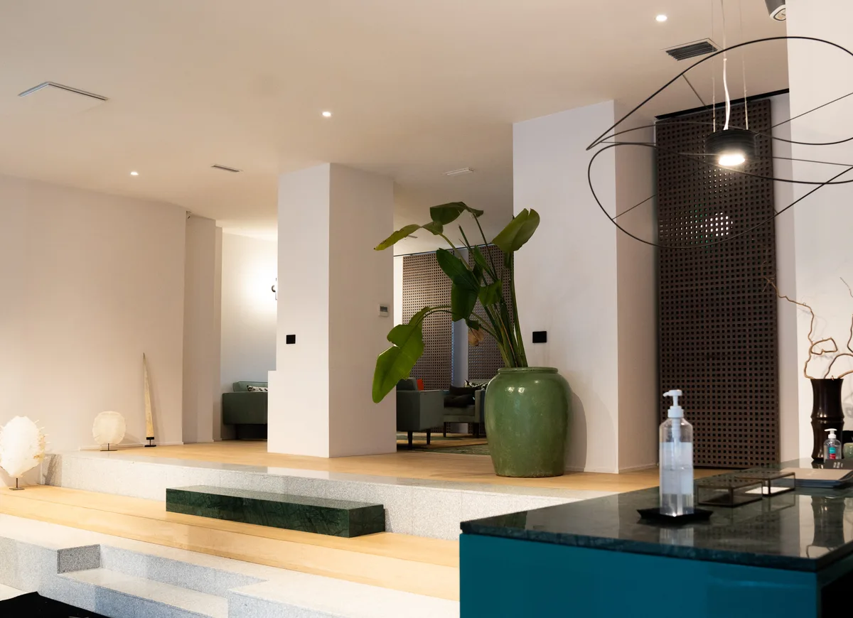 Boutique Inspired by 1950s Milanese Elegance, 200 sqm, pop up store in Milano