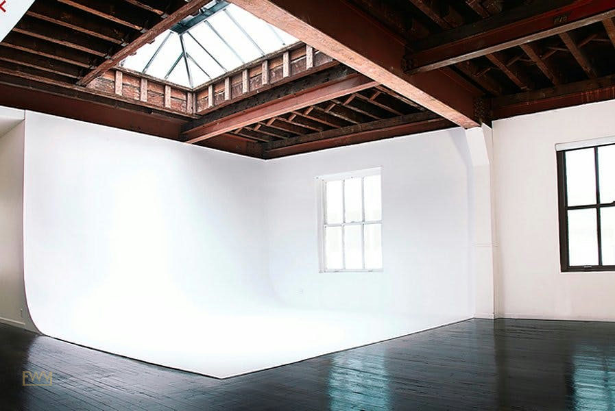 Boutique Photo Studio in Downtown Manhattan, 186 sqm, showroom presentation, pop-up rental in New York