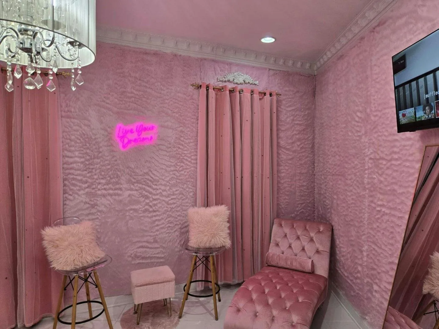 Boutique Pink Venue for Creative Events in Atlanta — 4