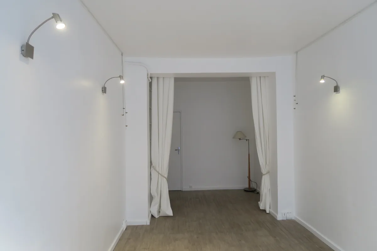Boutique rénovée de 22 m² dans le 7ème arrondissement, showroom presentation, pop-up rental in Paris, third interior view