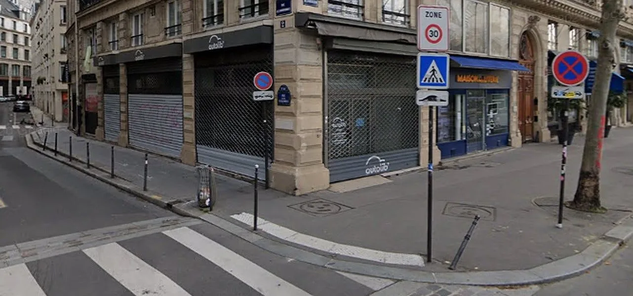 Boutique Shop for Rent near Samaritaine in Paris