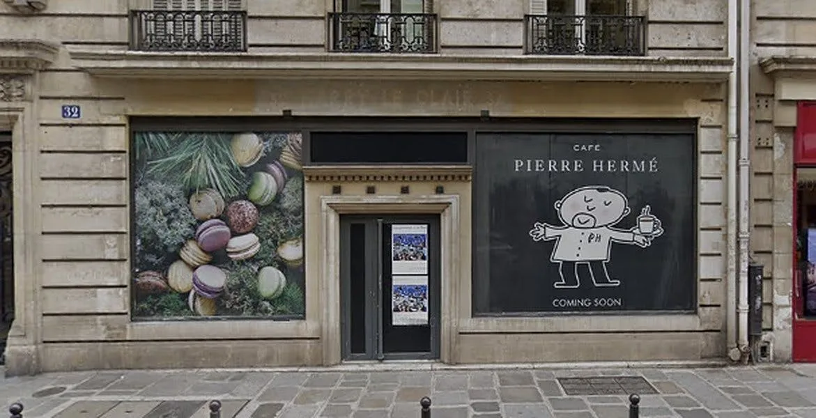 Boutique Shop in Busy Area - 8th Arrondissement, Paris
