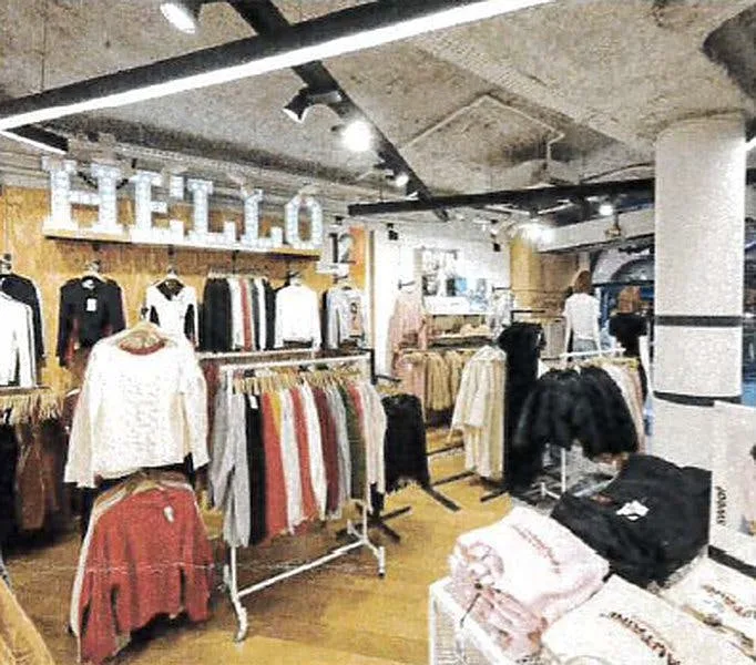 Boutique Shop in Toulouse Hypercentre — 3