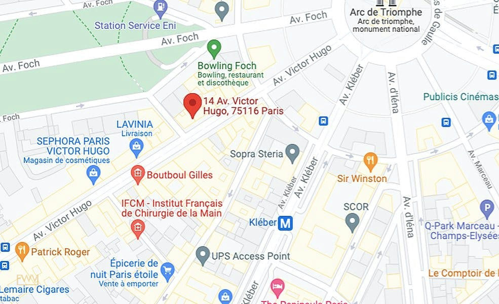 Boutique Shop Near Arc de Triomphe, Paris 16th — 2