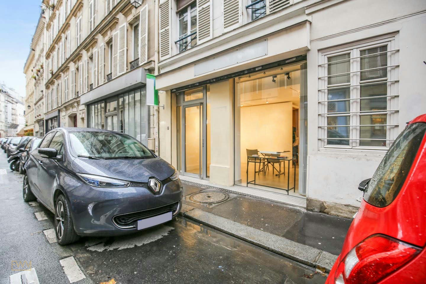 Boutique Shop on Rue des Tournelles in Le Marais, 25 sqm, pop up store in Paris