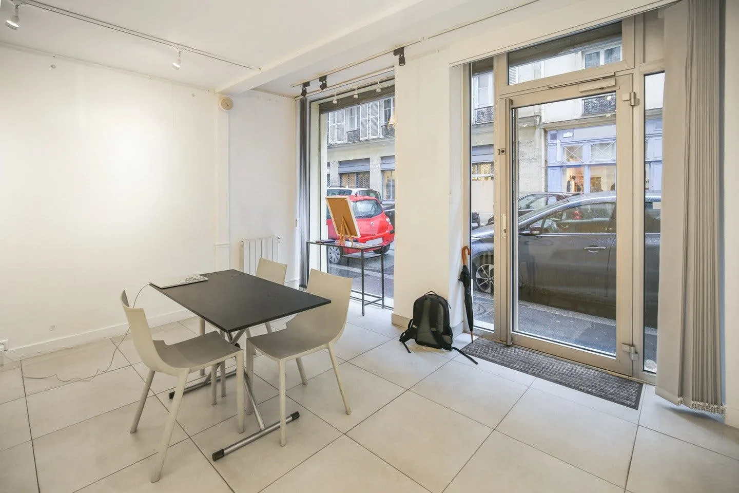 Boutique Shop on Rue des Tournelles in Le Marais — 3
