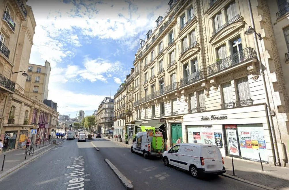 Boutique Shop on Rue du Renard, Paris — 4