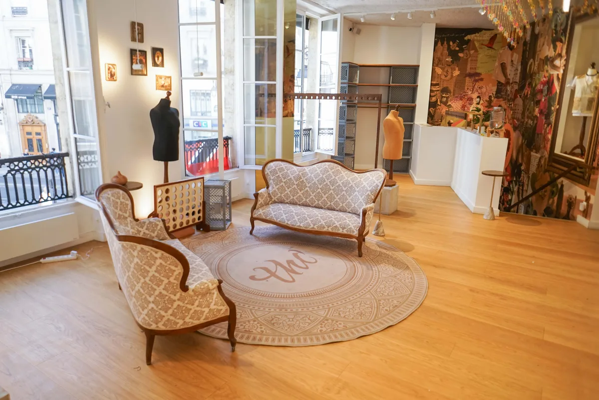 Boutique Showroom de 167 m2 avec Haussmannien Chic